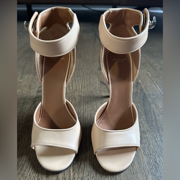 Givenchy Shark Lock Stiletto High Heel Sandal. Size 40. - Picture 3 of 7